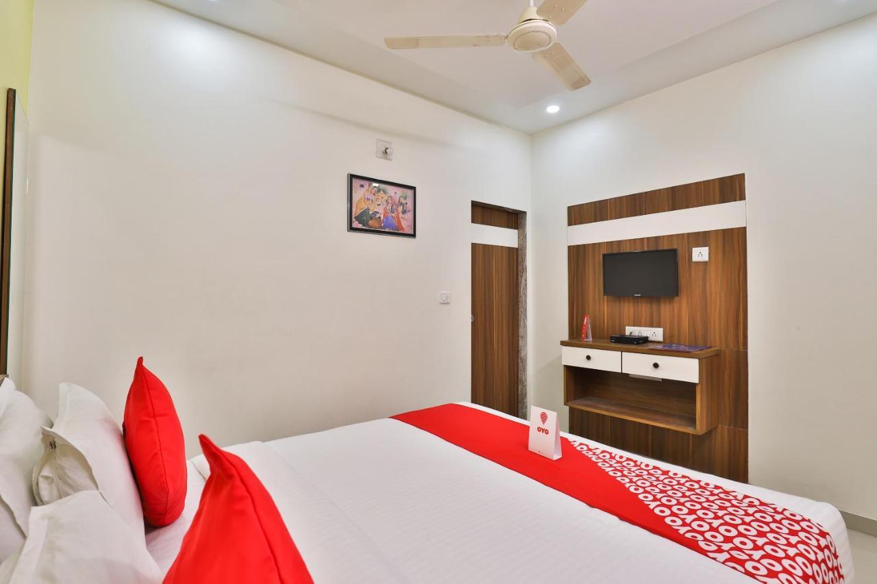 โอโย 15417 เรด โรส Hotel Batwa ภายนอก รูปภาพ