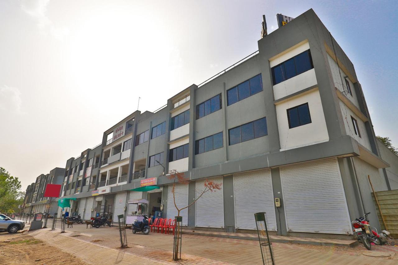 โอโย 15417 เรด โรส Hotel Batwa ภายนอก รูปภาพ