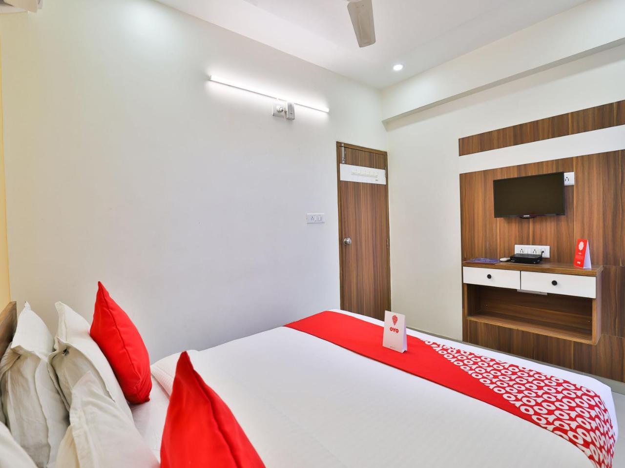 โอโย 15417 เรด โรส Hotel Batwa ภายนอก รูปภาพ