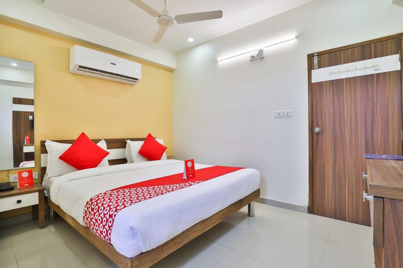 โอโย 15417 เรด โรส Hotel Batwa ภายนอก รูปภาพ